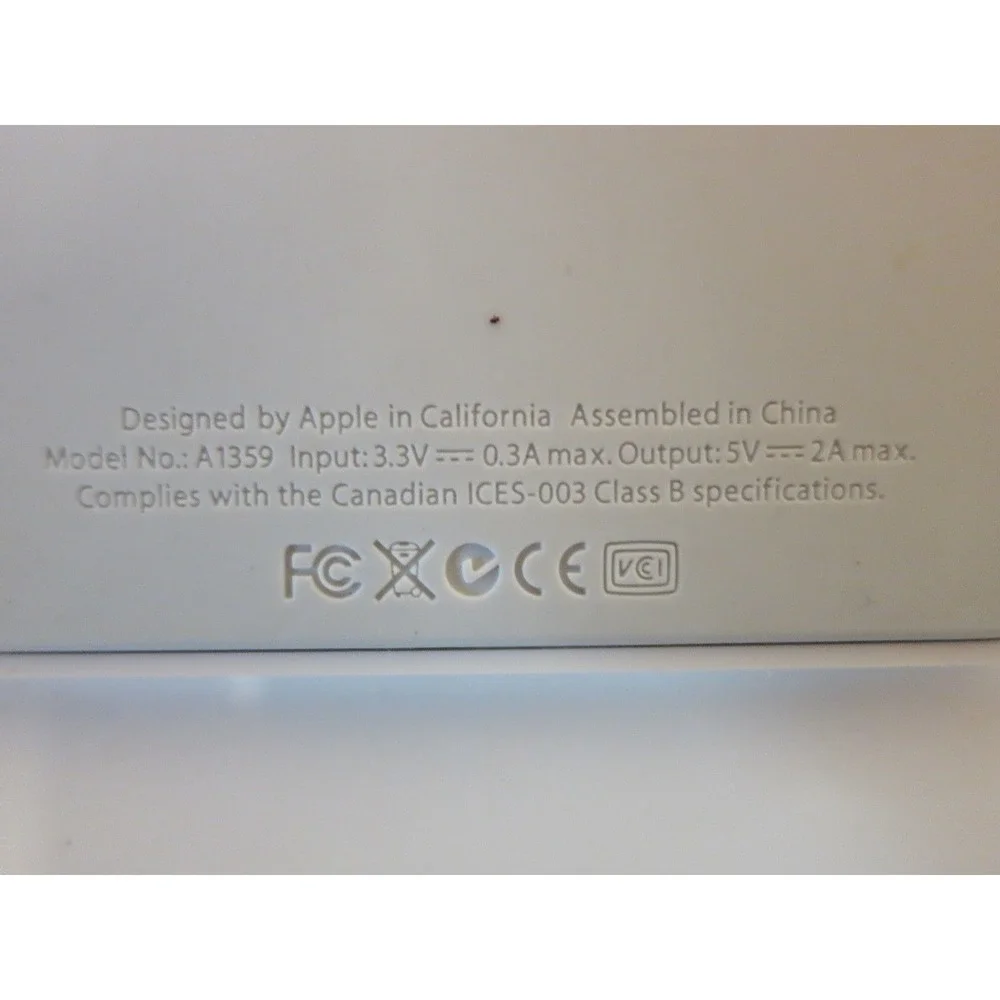 Apple iPad 1/2 Keyboard Dock A1359 30 pin Accessory Lightly Used Docking Station